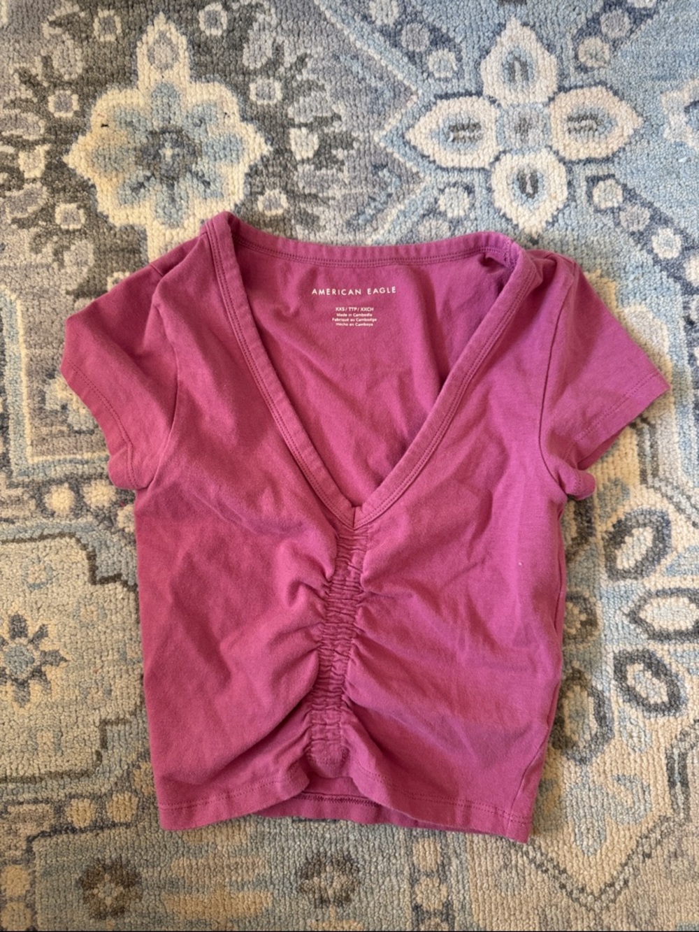 American Eagle Outfitters Ruched V-Neck Tee in Berry